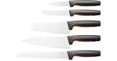Trenger du nye kniver på kjøkkenet? Blir du medlem i Krimklubben (det koster ingenting), får du et Fiskars knivsett bestående av kokkekniv, santokukniv, brødkniv, grønnsakskniv og tomatkniv. Og tre spenningsbøker attpåtil.