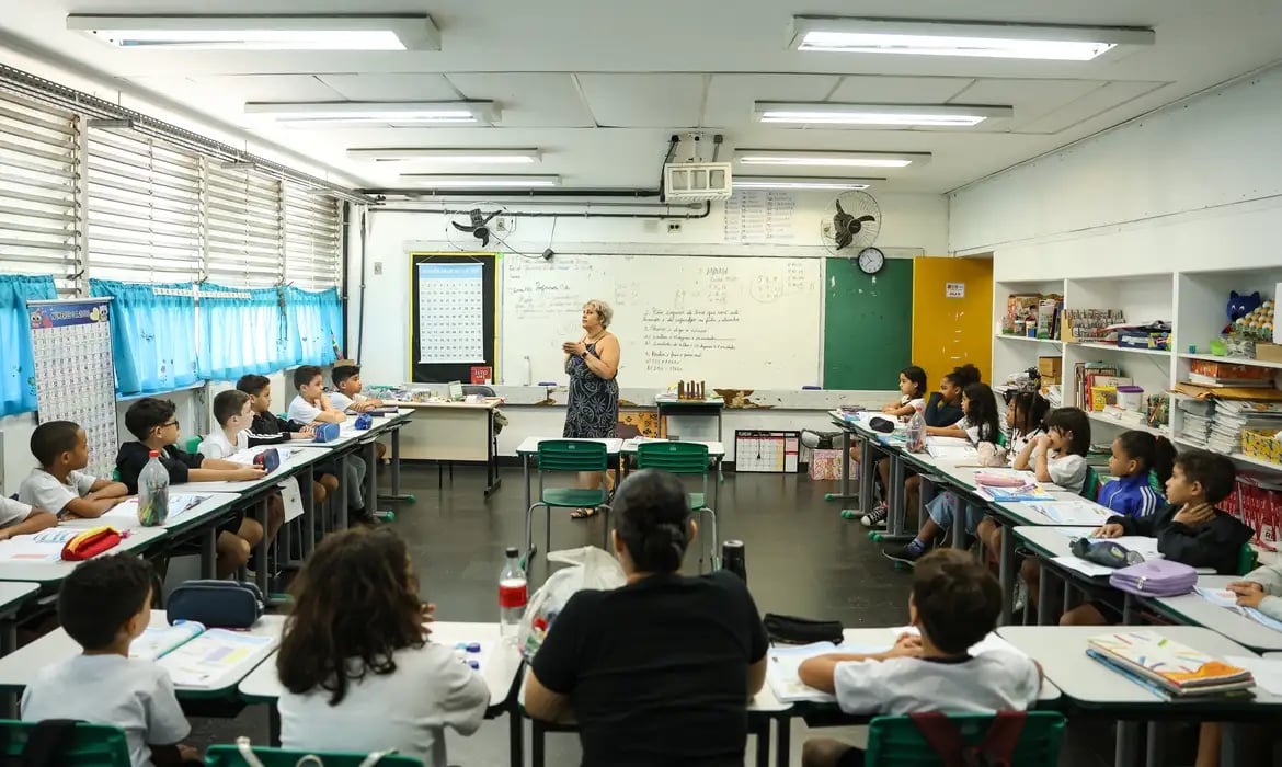 professor-escola-aula-538