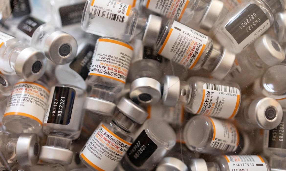 2022-05-23t125413z_1_lynxnpei4m0jr_rtroptp_4_saude-covid-pfizer-menores5