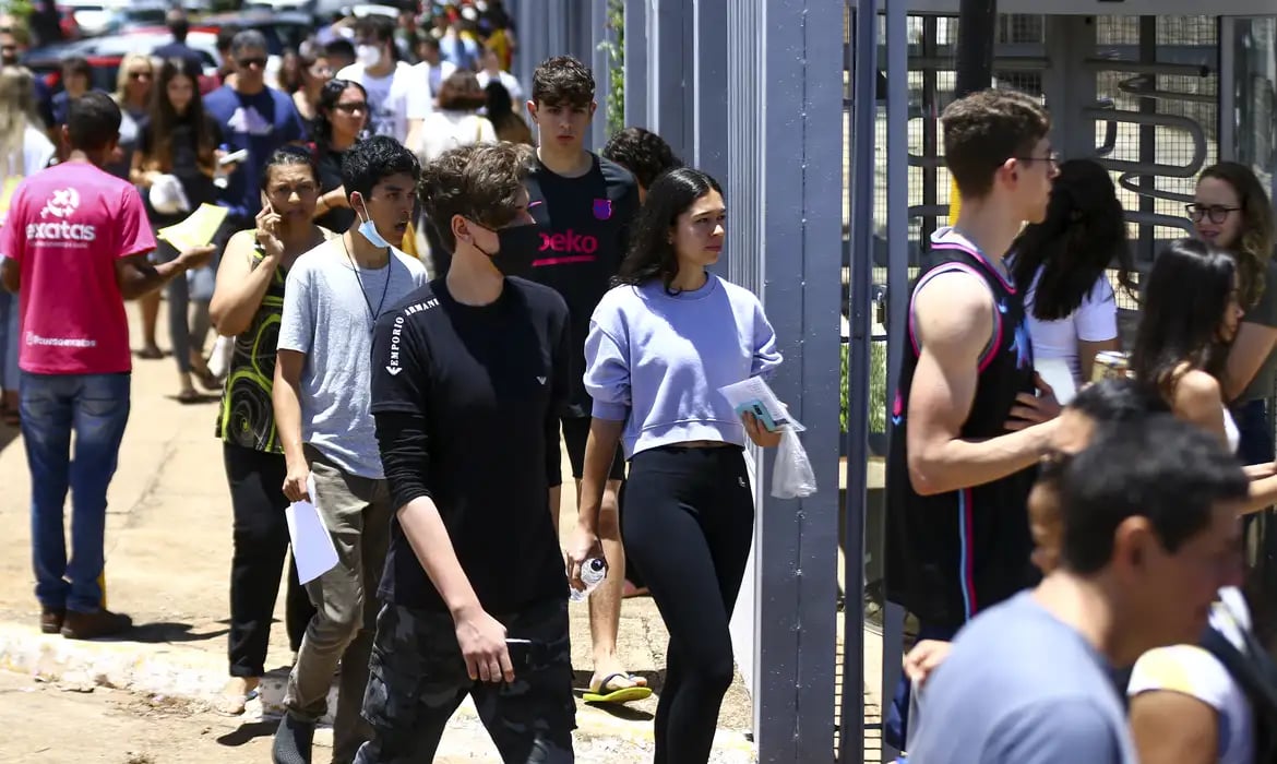 enem-2022_mcamgo_abr_131120221818-vestibular