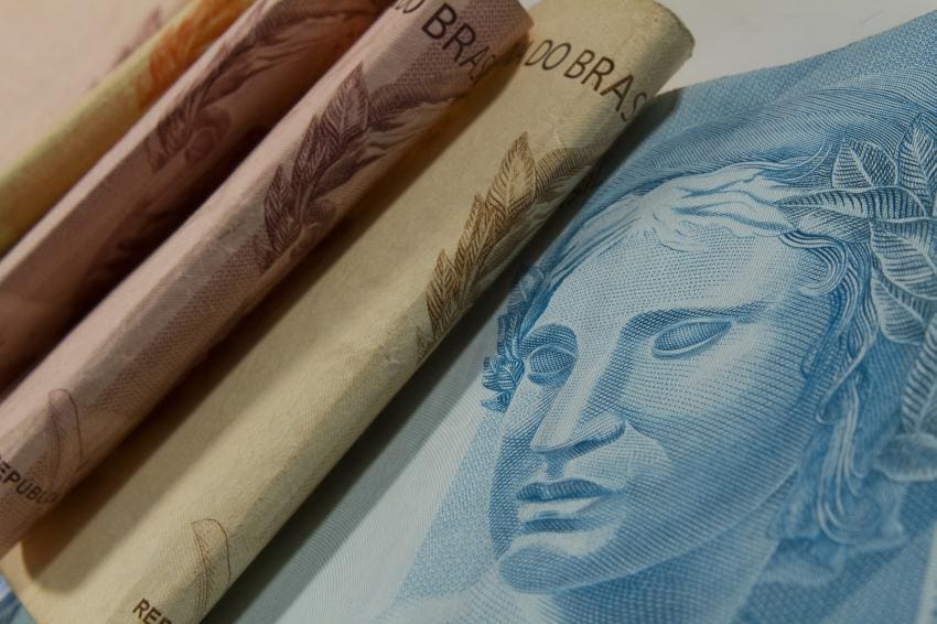 dinheiro-inss-aposentadoria-13-salario-1709222749