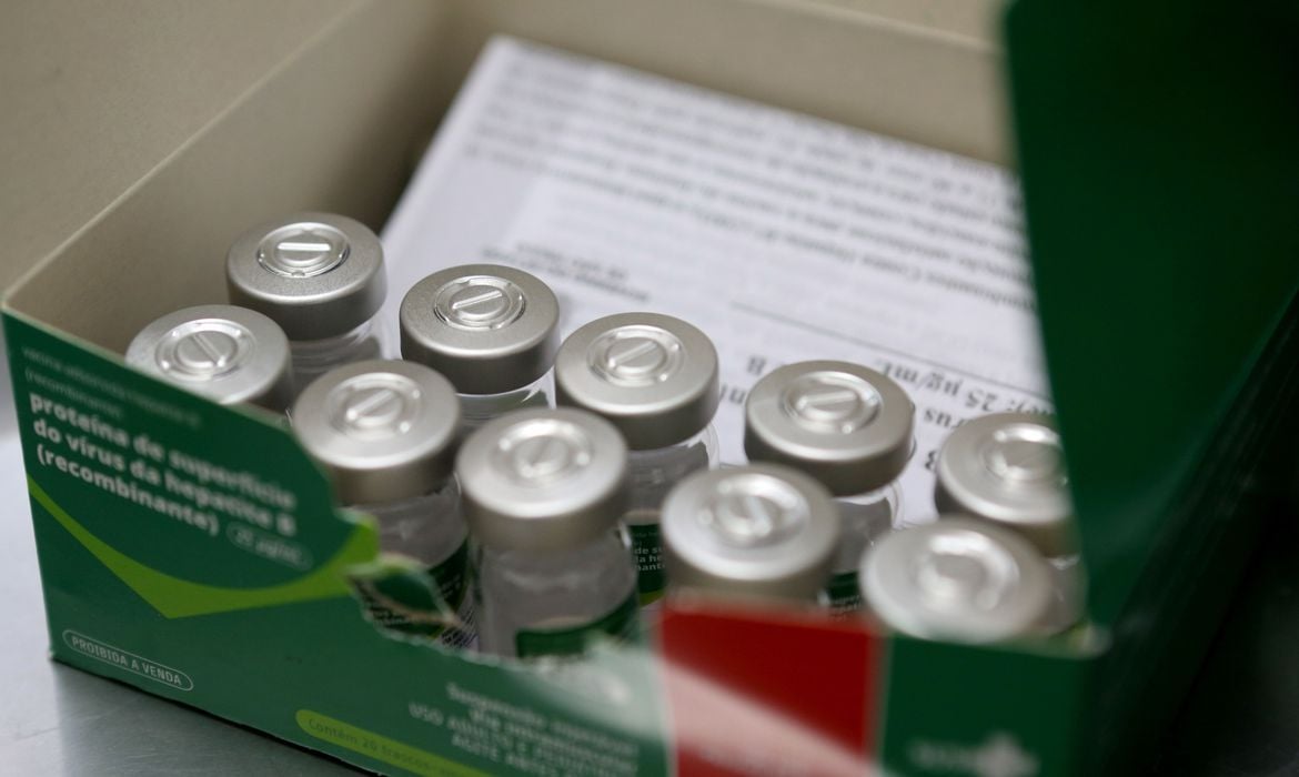 28454517362_98c75632c0_o_vacina