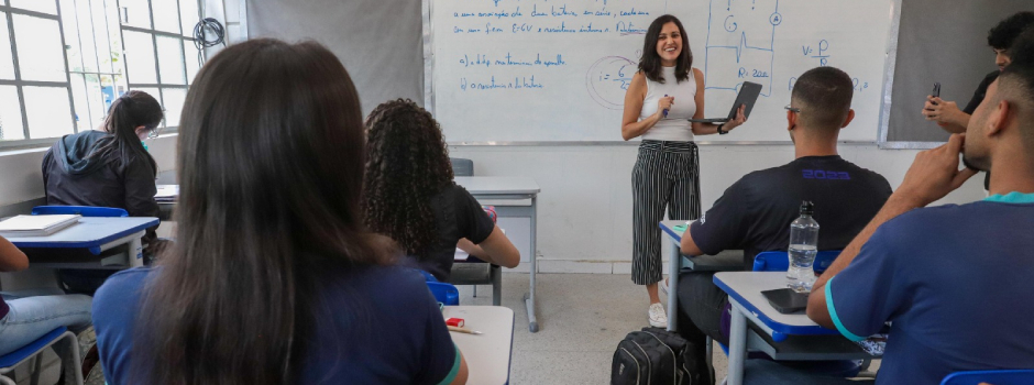 professor_escola_aula_(9)_(1)