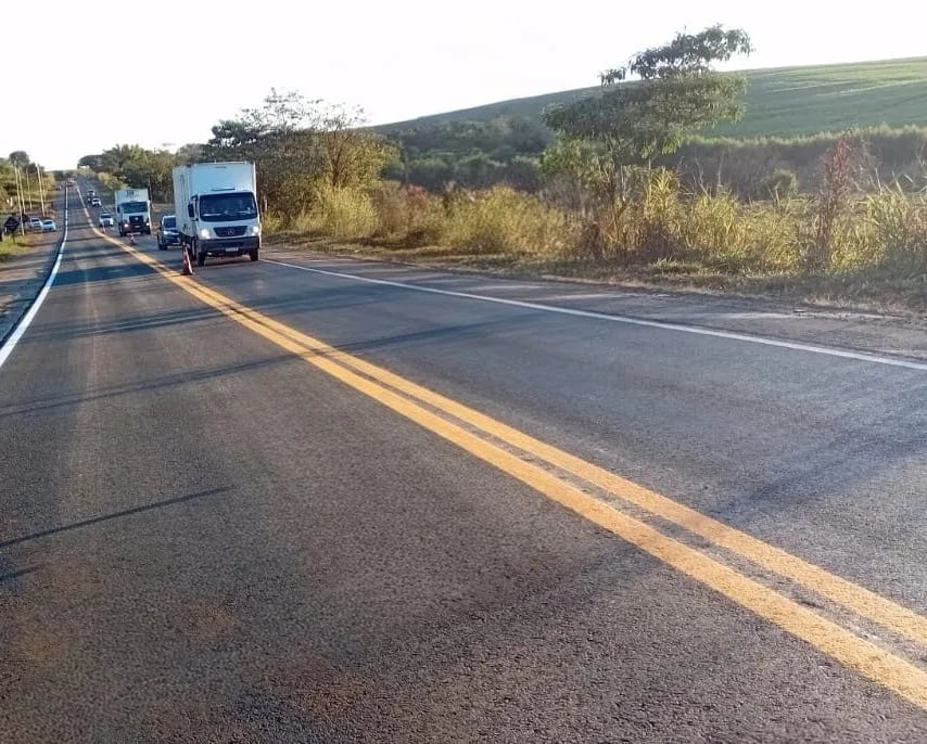 ezgif-5b7b61462ce140