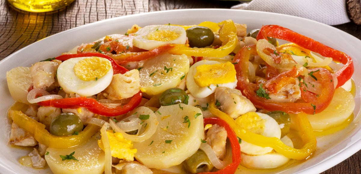 falsa-bacalhoada-de-merluza-com-sazon-r