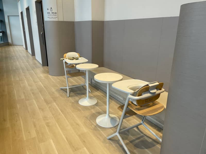 赤ちゃん用テーブル