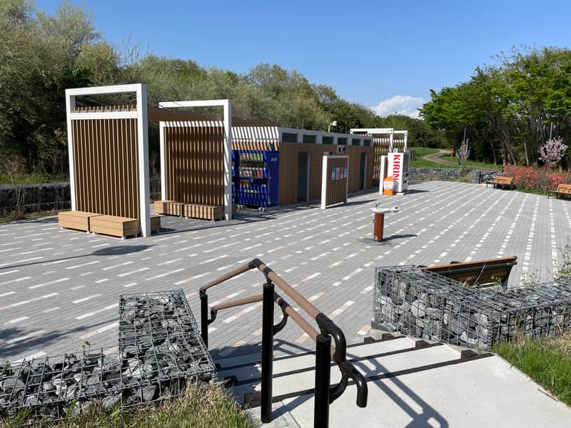 綺麗な休憩スペースが点在