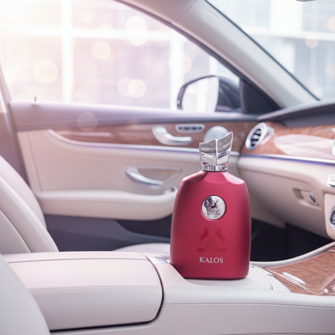 Kalos Perfume Woman dalam kereta dengan lighting pastel &ndash; gaya elegan Malaysia”