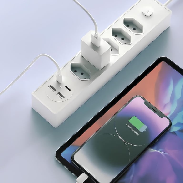 Extensão Elétrica Bivolt 5 Tomadas Com 2 USB 2 Tipo C Cabo 2 Metros Proteção Contra Sobrecarga 2500W Carregamento 12W
