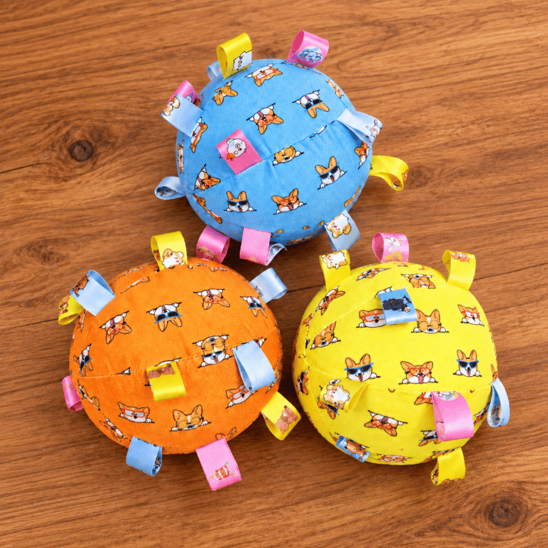 Bola De Pelúcia Colorida Para Pets