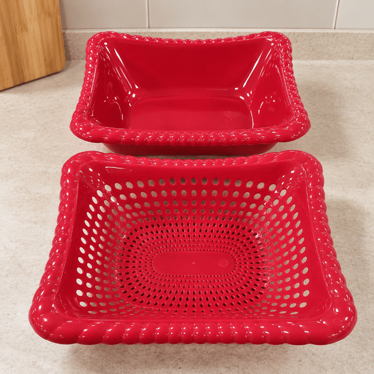 Saladeira Plástica 2 em 1 com Escorredor de Alimentos 33x27cm Vermelha para Frutas Verduras e Legumes
