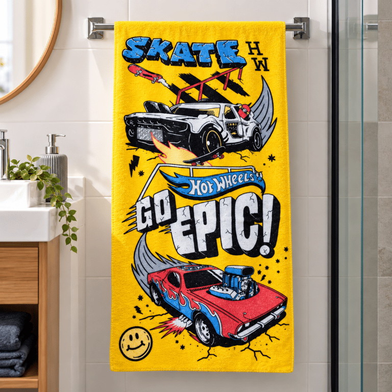 Toalha Felpuda Infantil Hot Wheels 60x120 cm Macia Felpa que Não Puxa Fio Estampada 