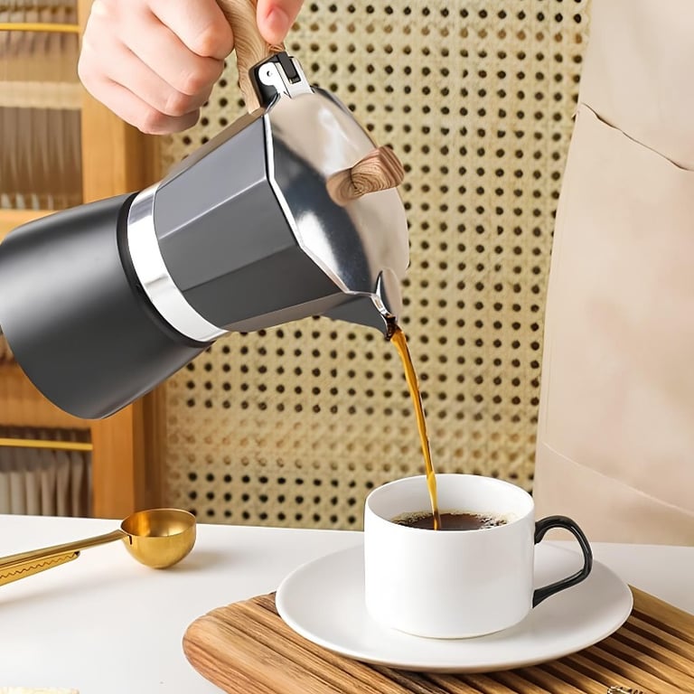 Cafeteira Italiana De Alumínio Premium Cores Preta e Vermelha Capacidade 9 Xícaras Por Preparo