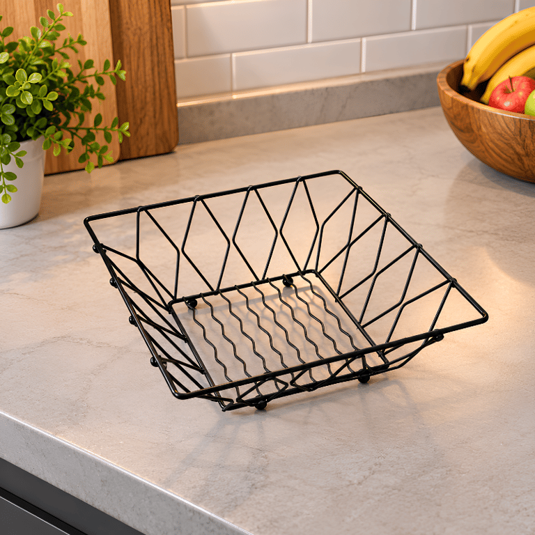 Fruteira Aramada de Metal com Design Geométrico Estrutura Vaz ada e Suporte Central para Organização de Frutas
