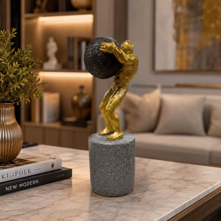 Escultura Decorativa Força e Determinação Dourado, Preto e Cinza