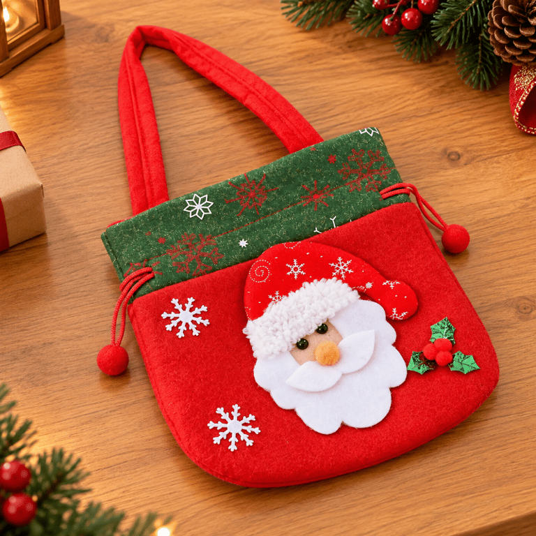 Sacolinha Natalina de Papai Noel 17x20cm em Tecido Aveludado com Cordão Ajustável para Doces Presentes e Lembrancinhas