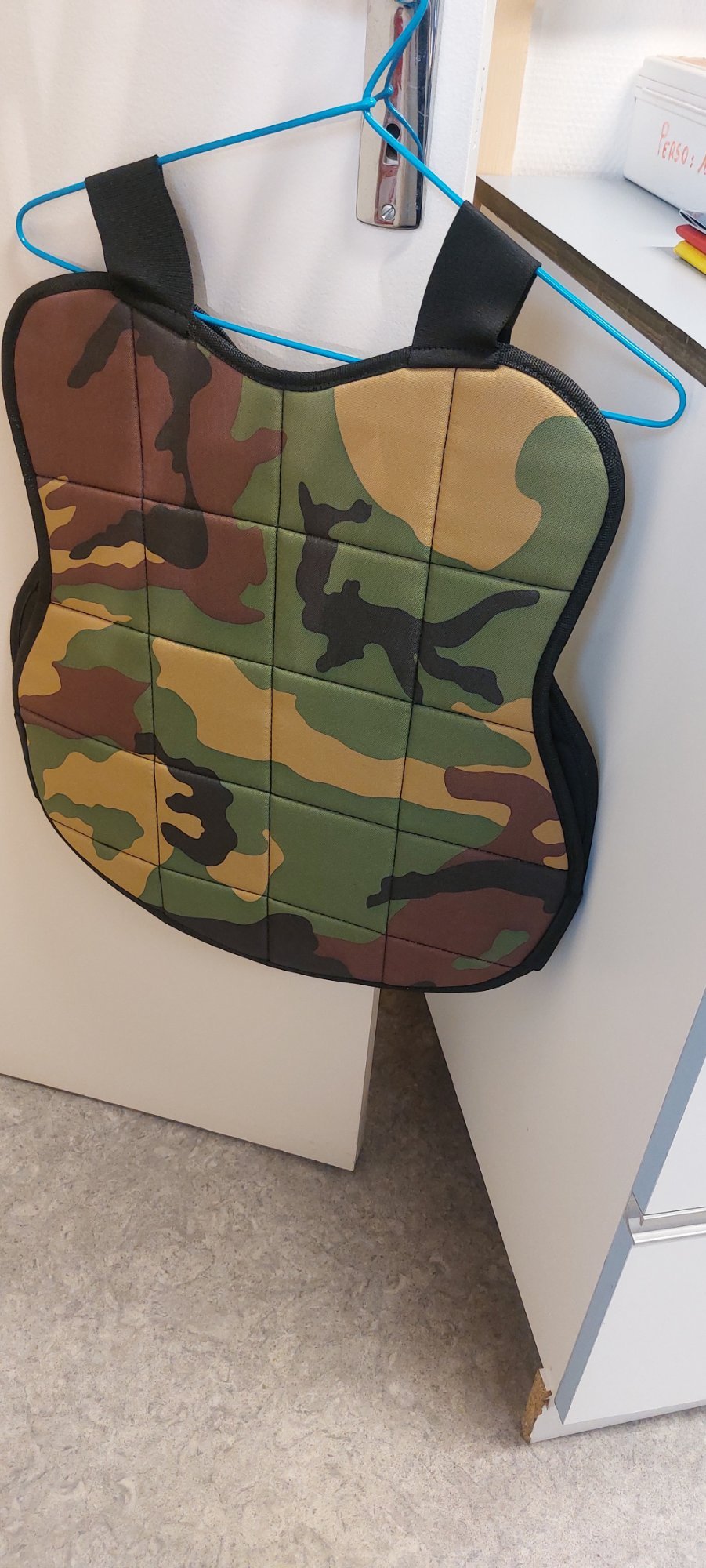 8 plastrons neufs gilets airsoft
