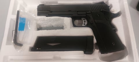 7 pistolets airsoft marque kj works