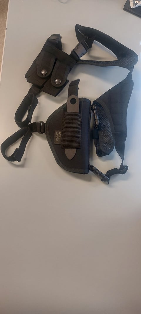 2 holsters neufs