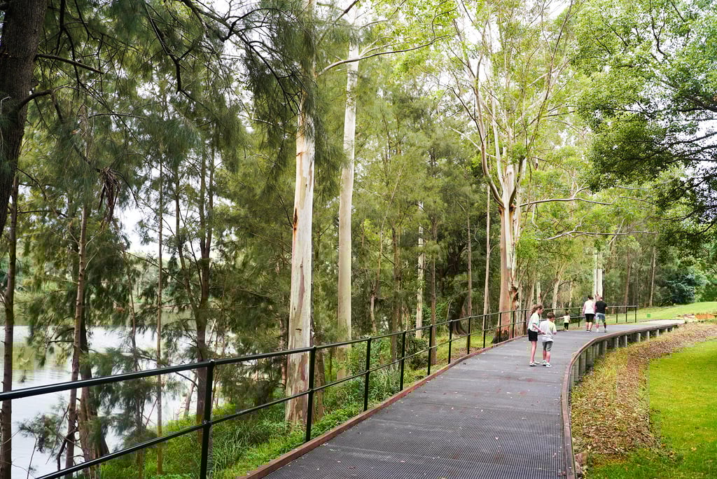 Discover the natural beauty of Tench Reserve and walk along the riverbanks with walking tracks and open spaces to explore. 