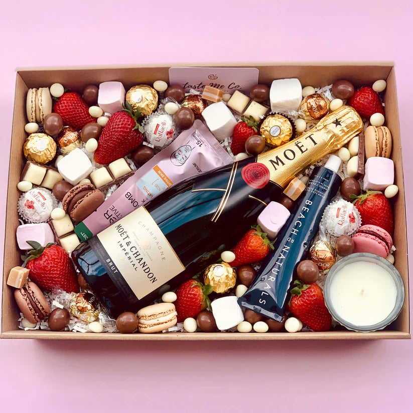 Moet-gift-hamper