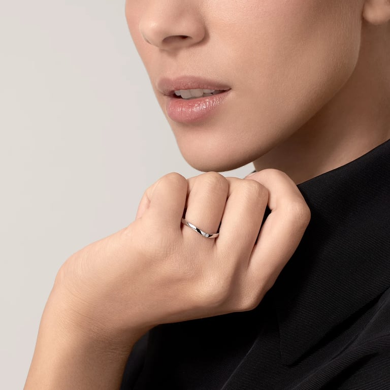 Ballerine wedding ring, width 2 mm, 3 diamonds 3