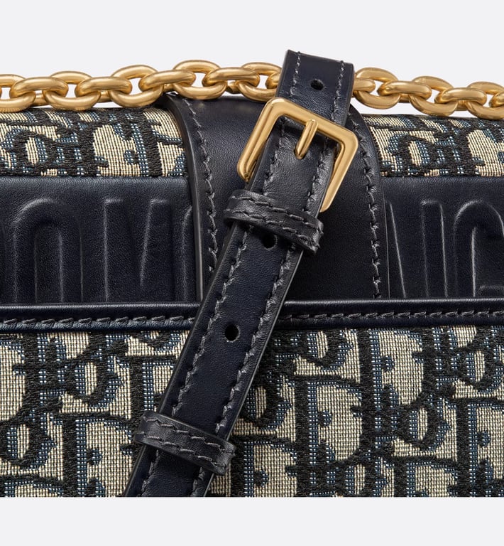 30 Montaigne Chain Bag 7