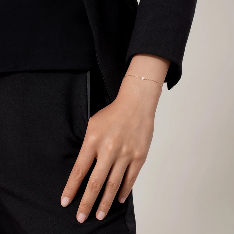 アクセサリー Cartier D'AMOUR BRACELET, SMALL MODEL CARTIER Cartier d'Amour bracelet, brilliant-cut diamond, mini model