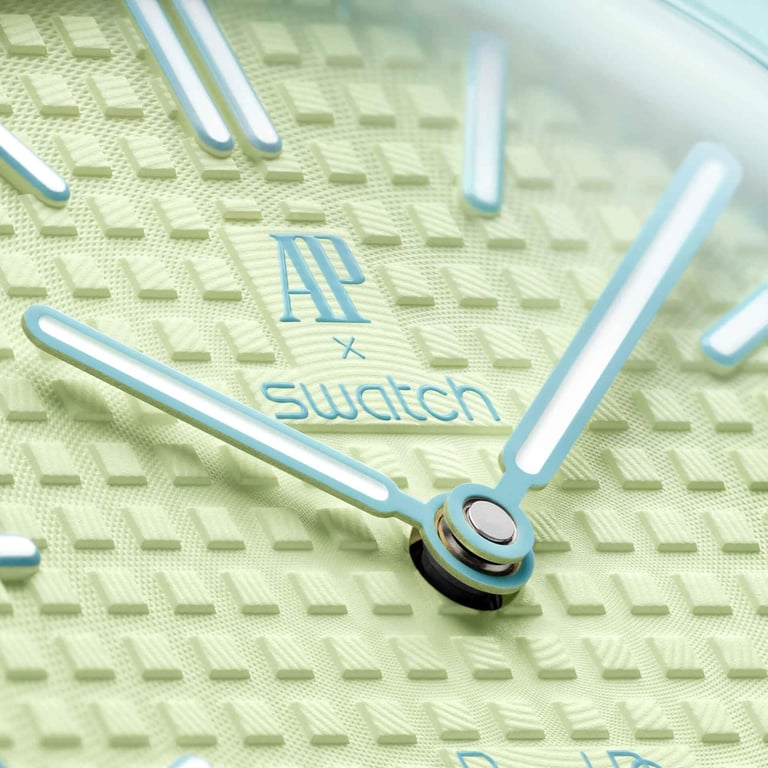 SWATCH Royal Pop Blaue Acht