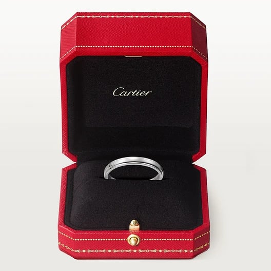 Cartier d'Amour wedding ring, width 2.5 mm 5