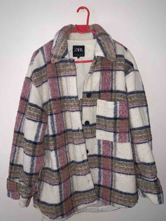 Fotografi e xhaket në LIST.AL