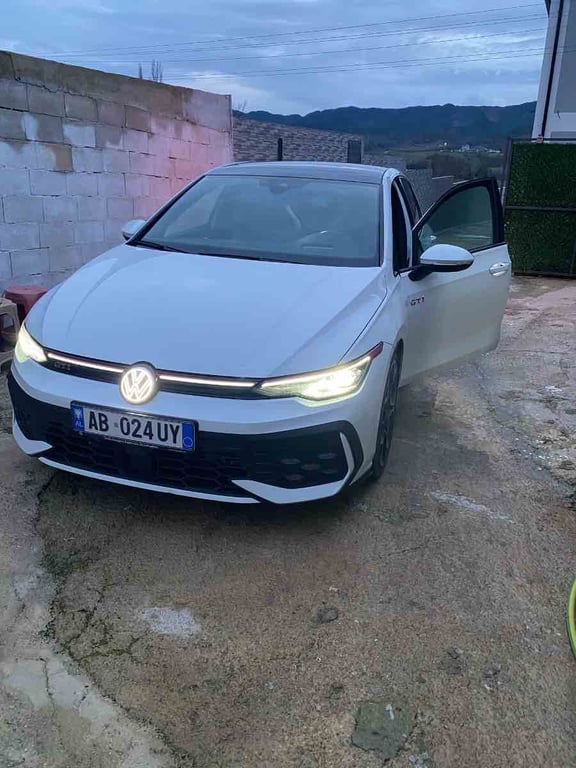 Fotografi e Golf 8 GTI në LIST.AL