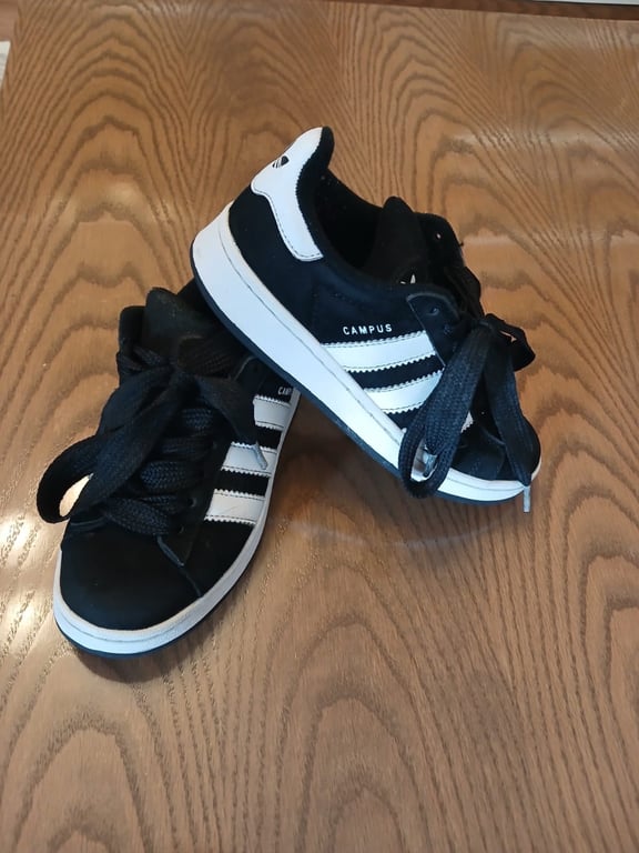 Fotografi e Shiten campus te zeza me te bardha në LIST.AL