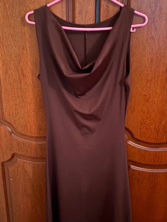 Fotografi e fustan i gjate në LIST.AL