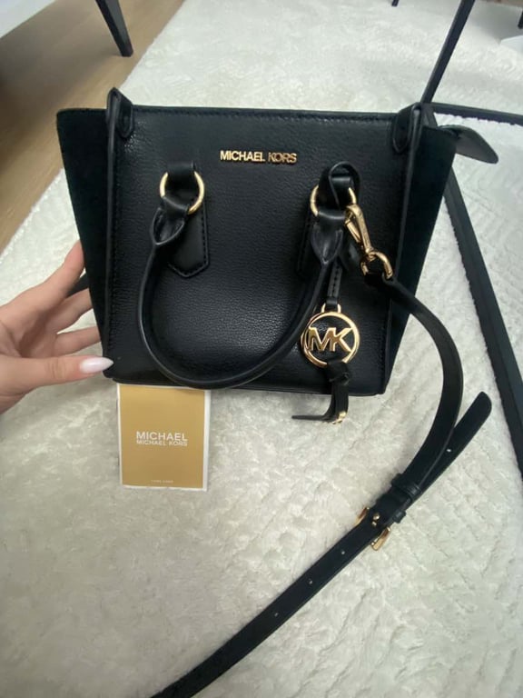 Fotografi e Cant Michael Kors origjinale me liber në LIST.AL