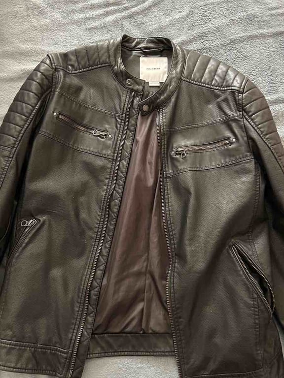 Fotografi e Shitet Xhaket Lekure per Djem në LIST.AL