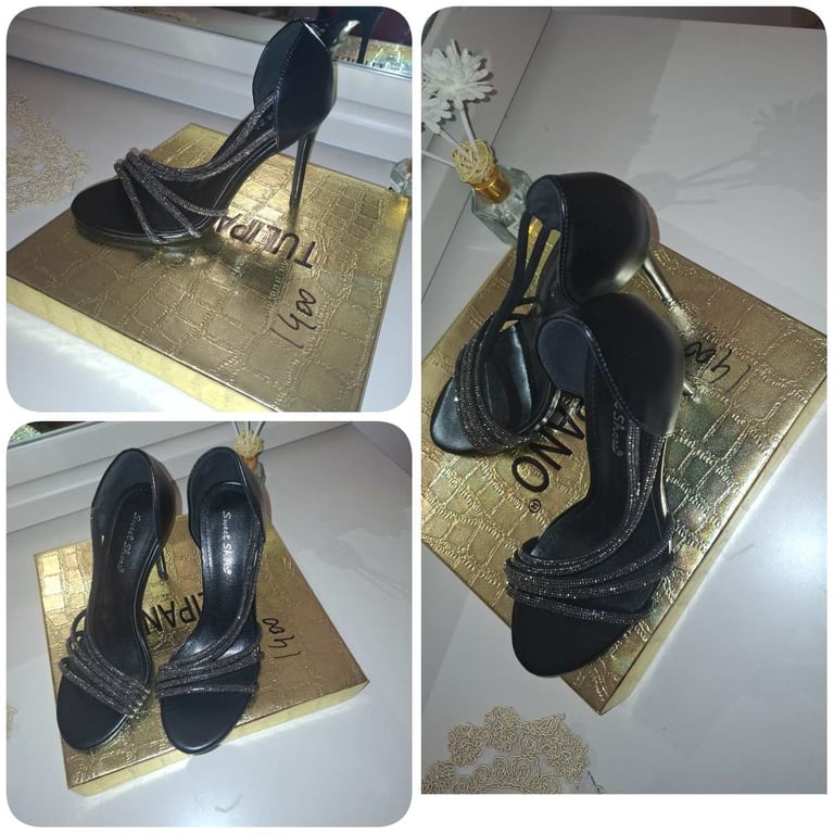 Fotografi e Sandale mat e zeze në LIST.AL