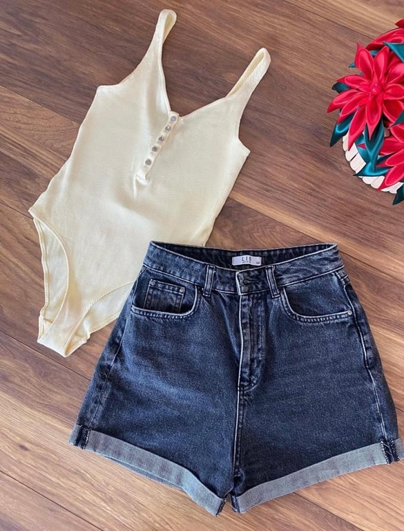 Fotografi e outfit veror super stil në LIST.AL