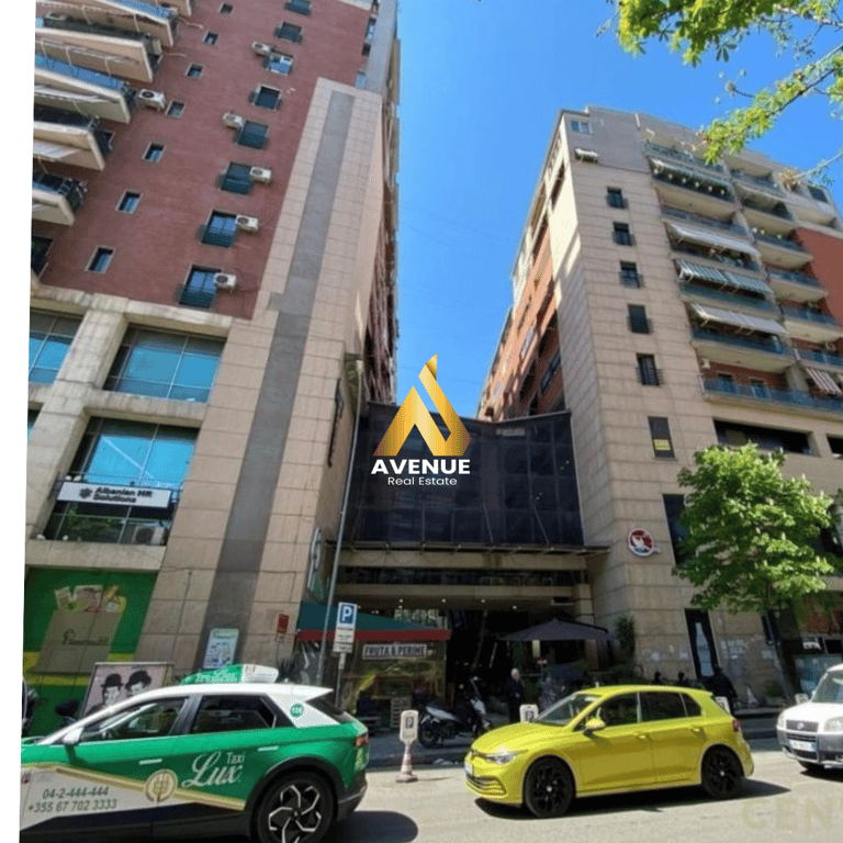 Fotografi e SHITET POST PARKIMI NË QENDËR – TEK GALERIA, TIRANË  në LIST.AL