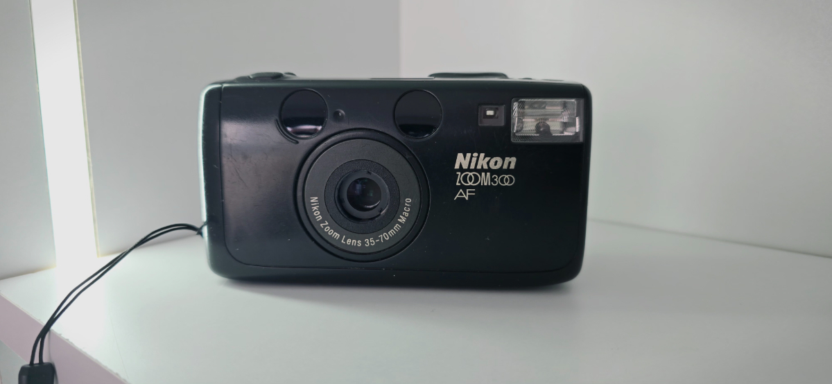 Fotografi e Shitet aparat analog Nikon Zoom 300 AF në LIST.AL