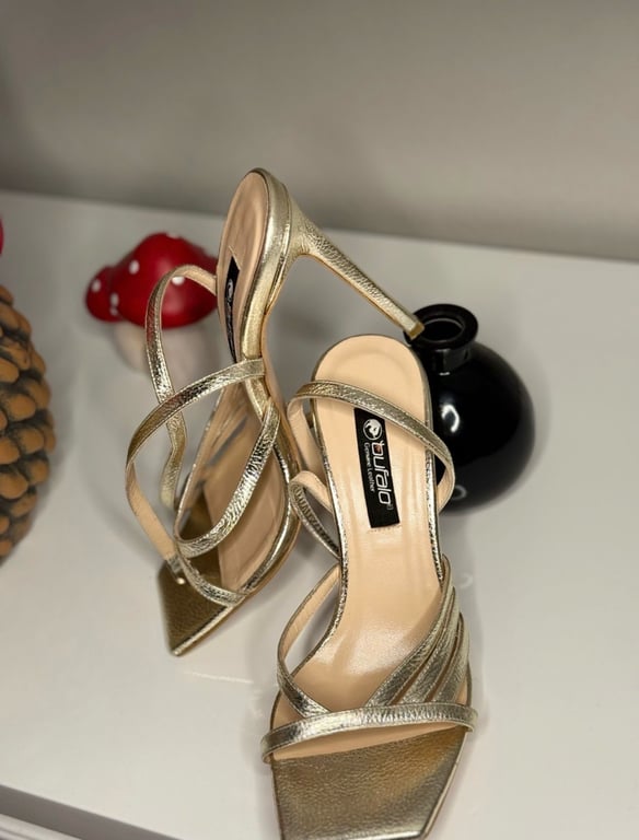 Fotografi e Sandale Bufalo  Lekure Origjinale  Te reja me etiket në LIST.AL