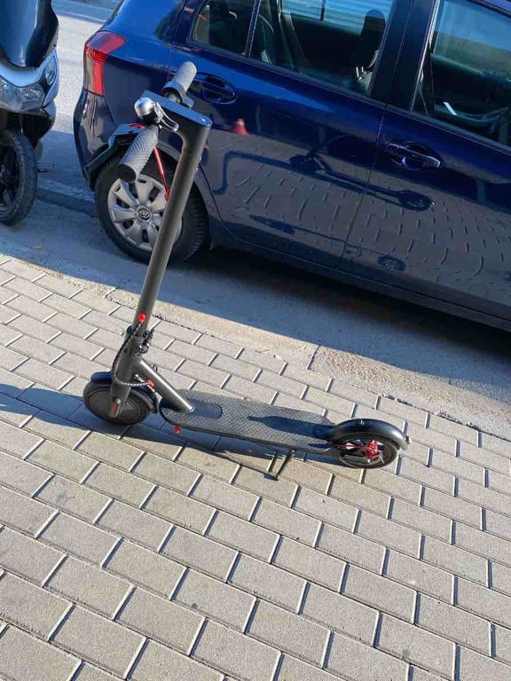 Fotografi e skuter në LIST.AL