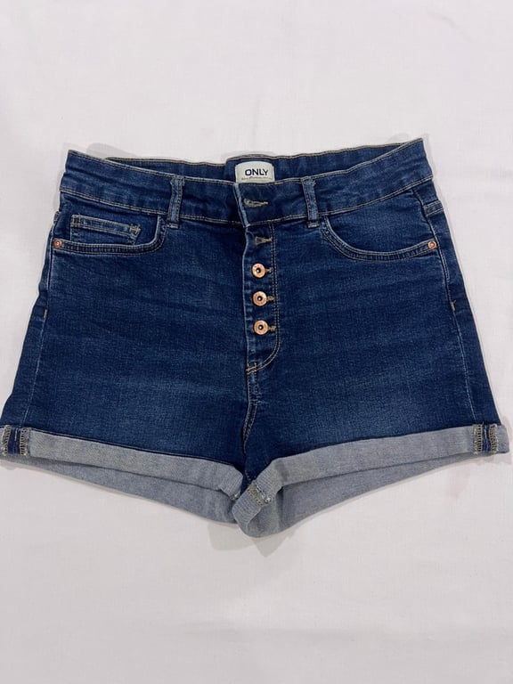 Fotografi e xhinse per femra në LIST.AL