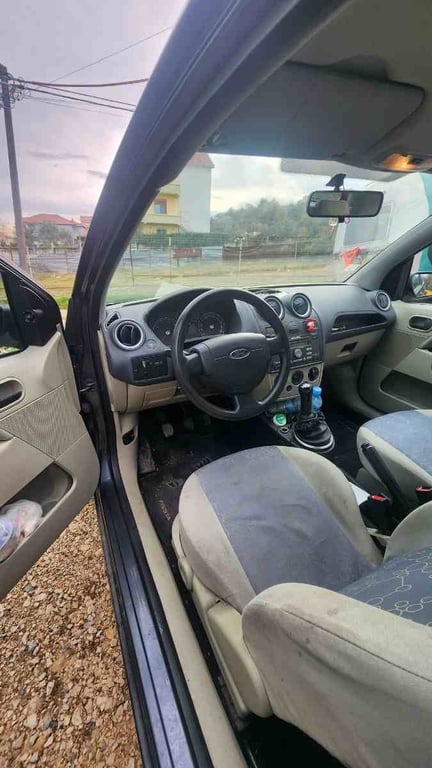 Fotografi e ford fiesta në LIST.AL