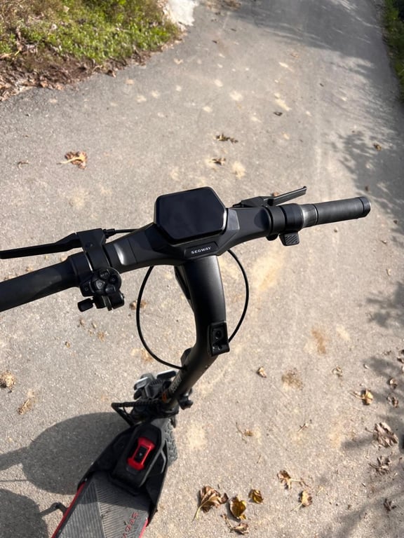 Fotografi e skuter elektrik në LIST.AL