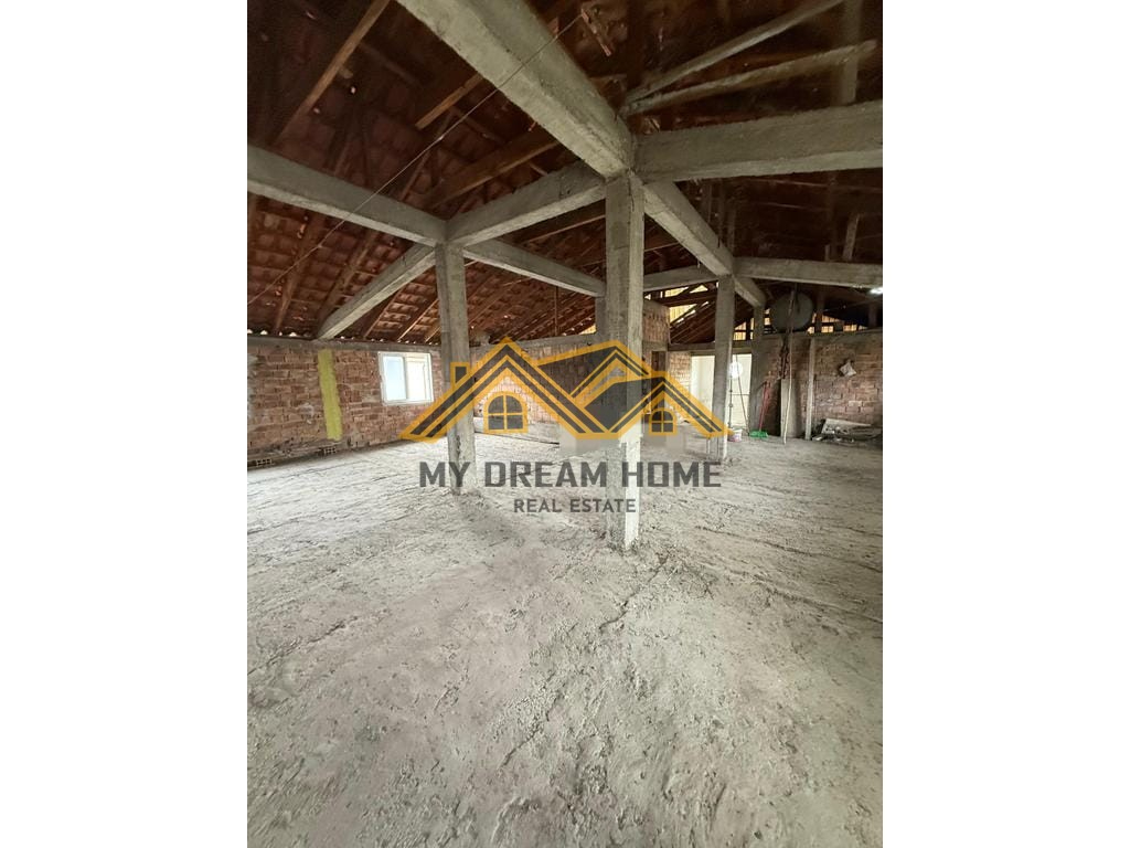 Fotografi e Shitet Vilë 3-katëshe,Buzë rruge– Spitallë, Durrës në LIST.AL