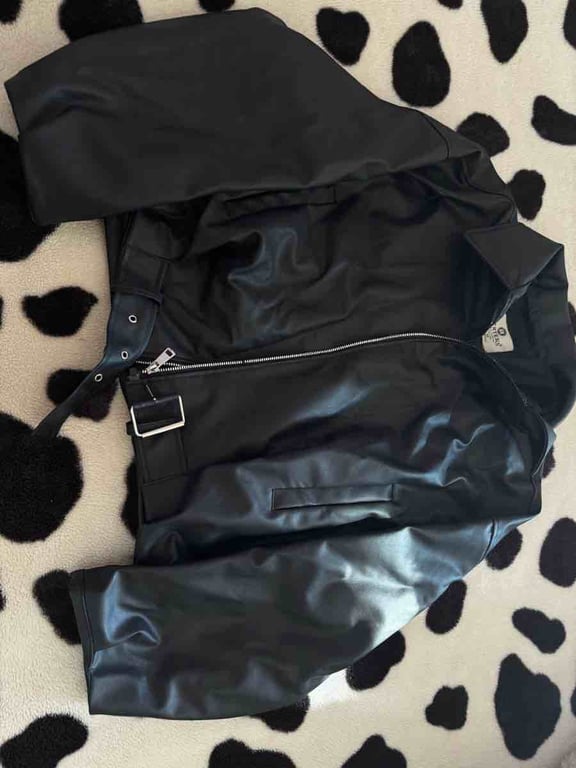 Fotografi e xhup lekure  i ri  në LIST.AL