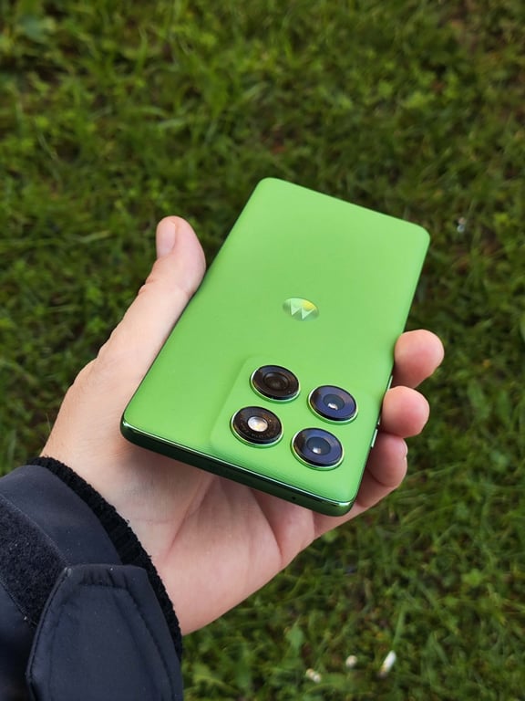 Fotografi e Moto Edge 60  në LIST.AL