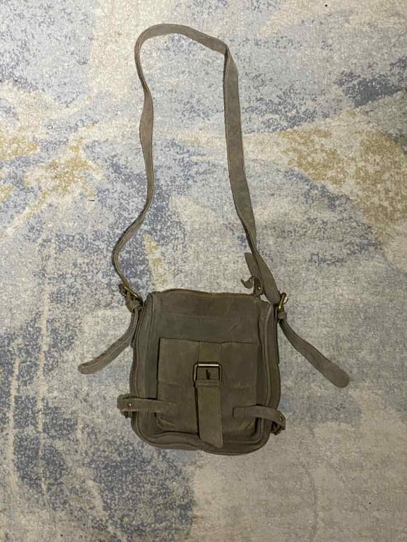 Fotografi e  H and M croosbody bag në LIST.AL