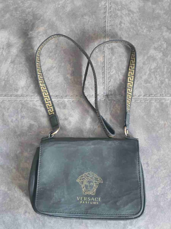 Fotografi e Shitet cante krahu per vajza  në LIST.AL